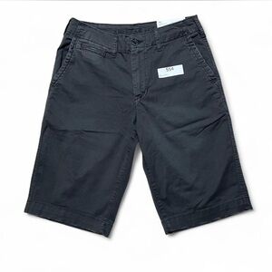 American Eagle men’s charcoal grey khaki shorts - below the knee